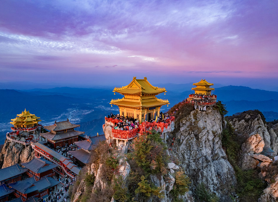 【仙境老君山】5日跟團游   /神州牡丹園/龍門石窟/少林寺/天池峰林峽/太行古鎮/青龍宮/云臺雪鄉/洛陽古都夜8點/